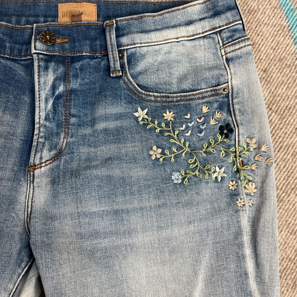 Driftwood Women's 30 flower Embroidered Jeans - Picture 4 of 6